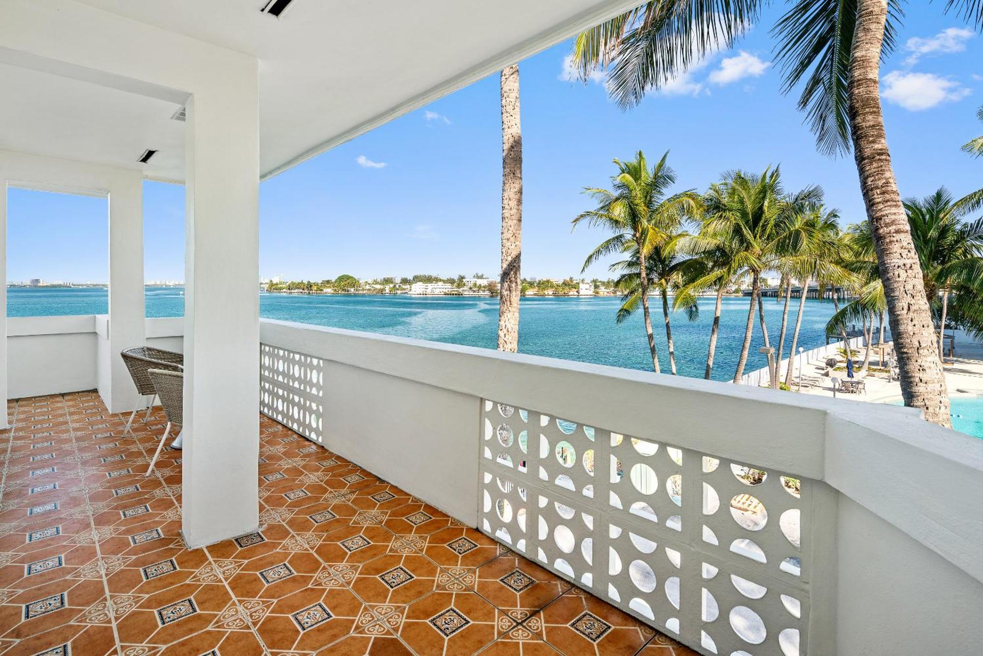Palm Tree Club Miami Hotel North Bay Village Екстериор снимка