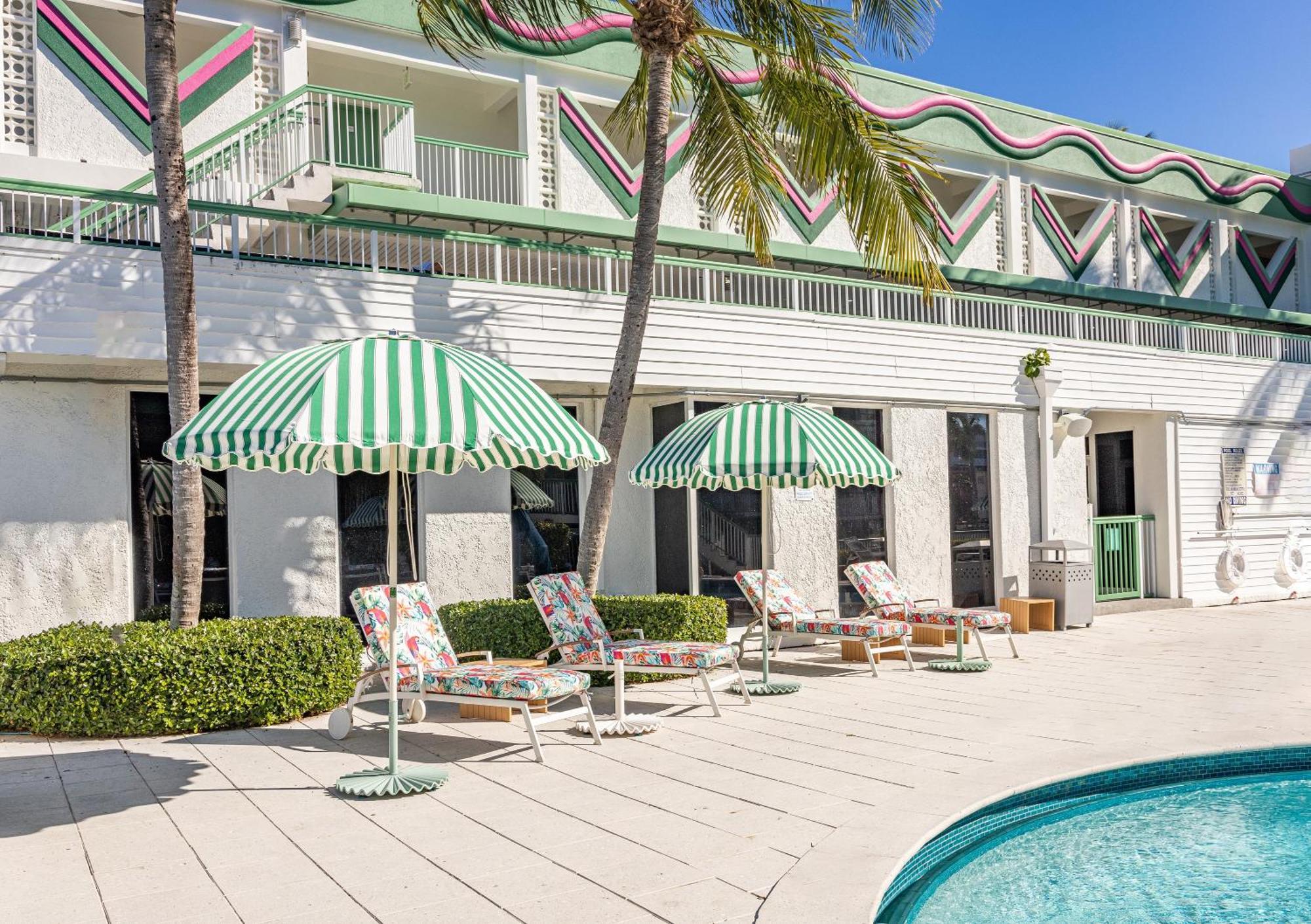 Palm Tree Club Miami Hotel North Bay Village Екстериор снимка
