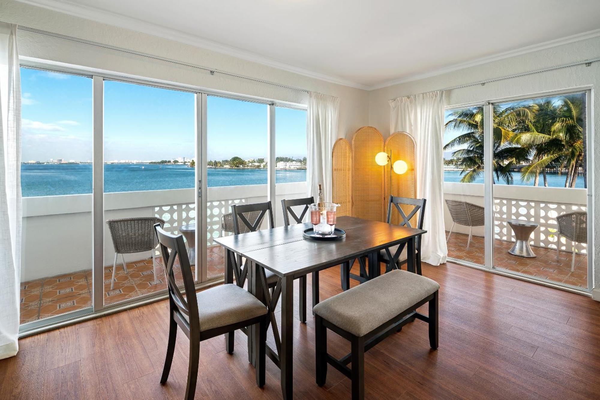 Palm Tree Club Miami Hotel North Bay Village Екстериор снимка